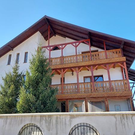 Pensiunea Vera Rîşnov Luaran gambar
