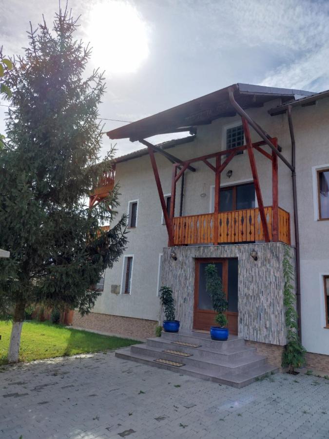 Pensiunea Vera Rîşnov Luaran gambar