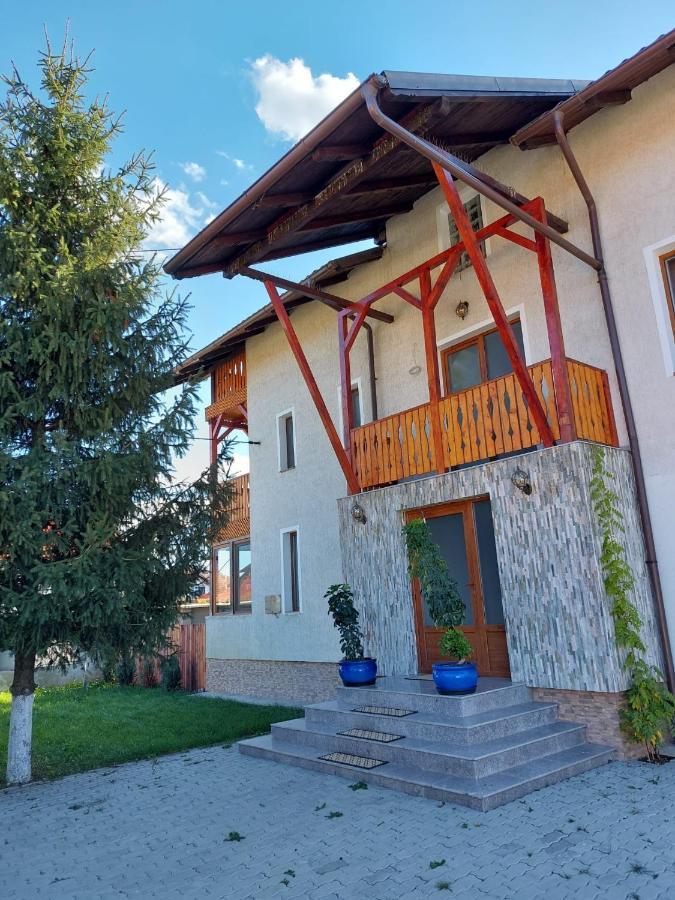 Pensiunea Vera Rîşnov Luaran gambar