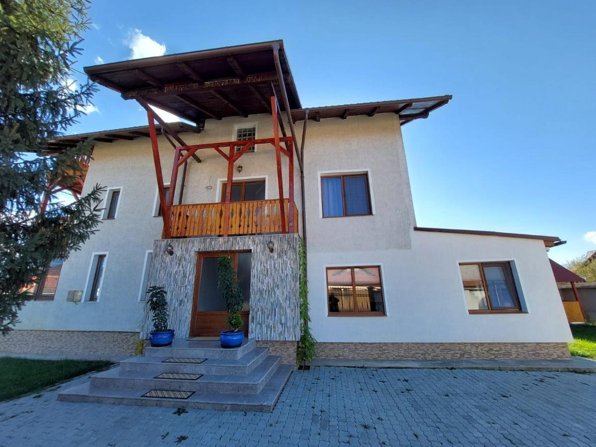 Pensiunea Vera Rîşnov Luaran gambar